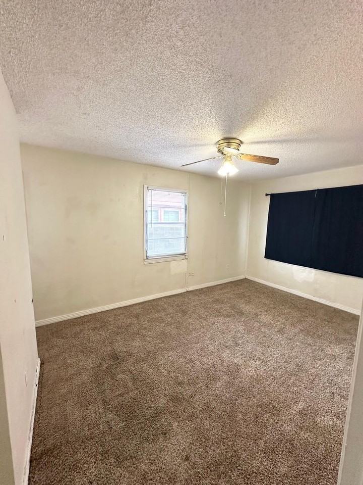 1301 N Colorado St - Photo 3 of 12