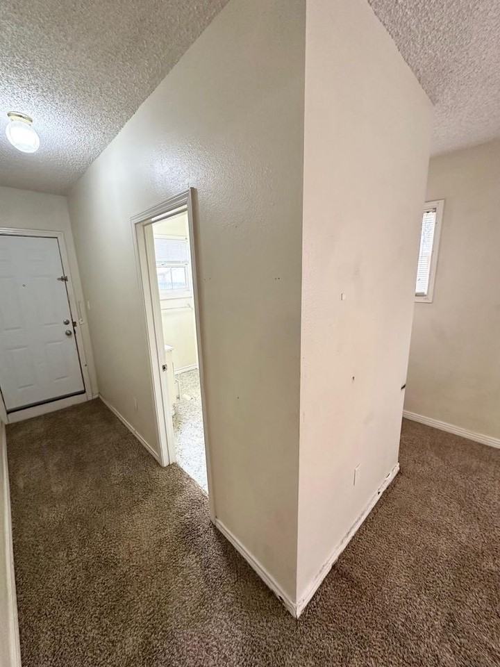 1301 N Colorado St - Photo 4 of 12