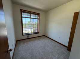 featured image of 910 Gladstone St