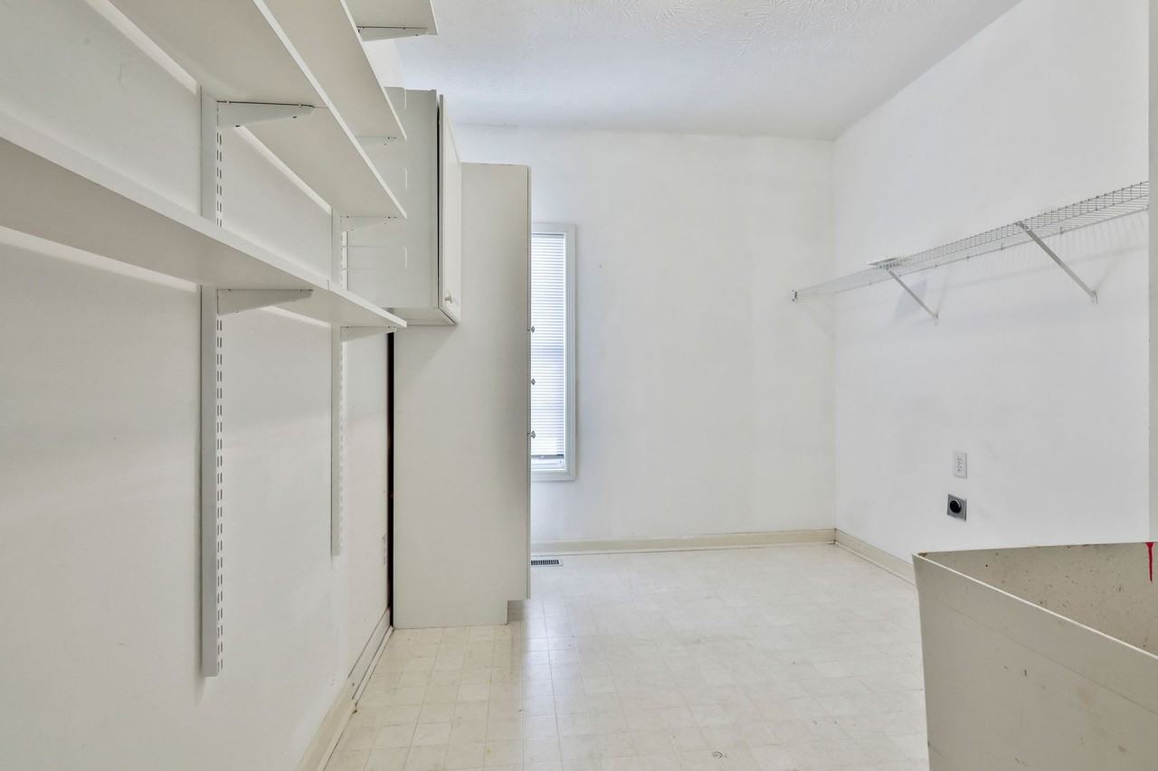 105 Edgemoore Ln - Photo 6 of 21