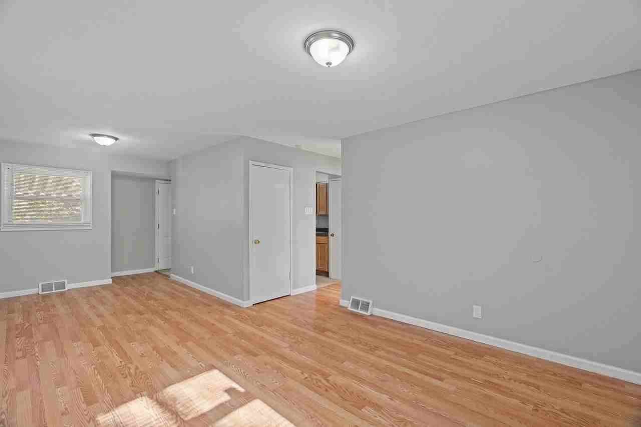 317 Cameron Rd - Photo 5 of 22