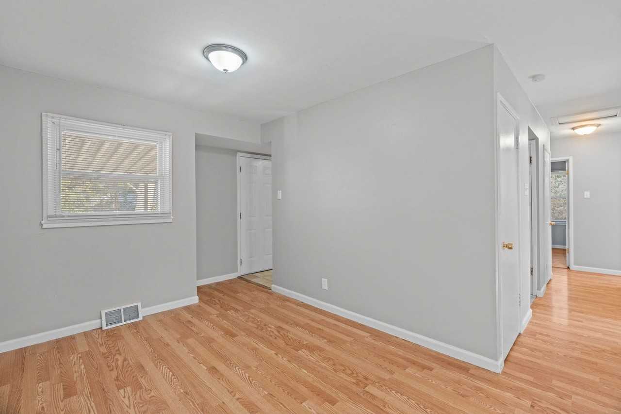 317 Cameron Rd - Photo 6 of 22