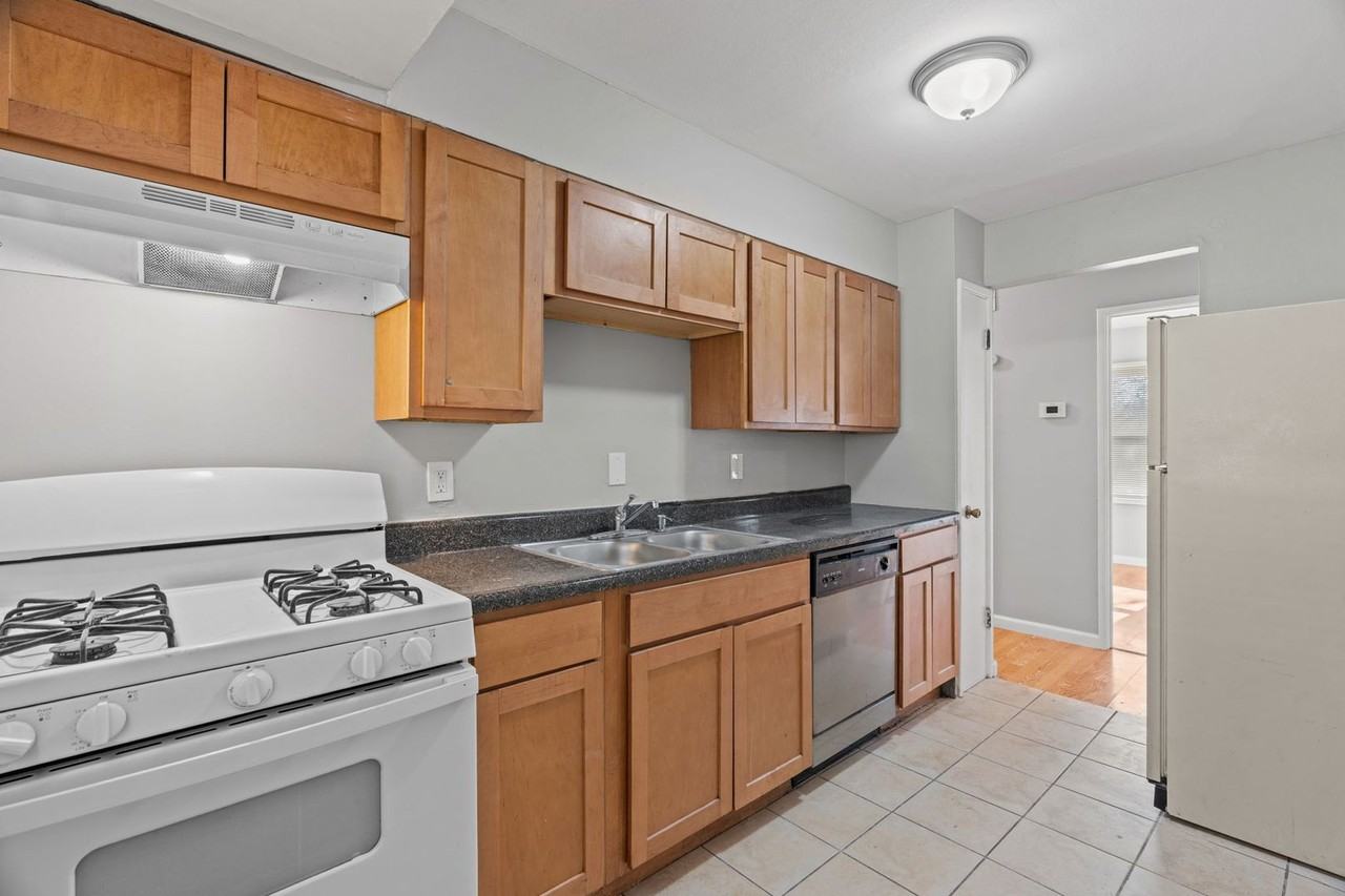 317 Cameron Rd - Photo 6 of 22