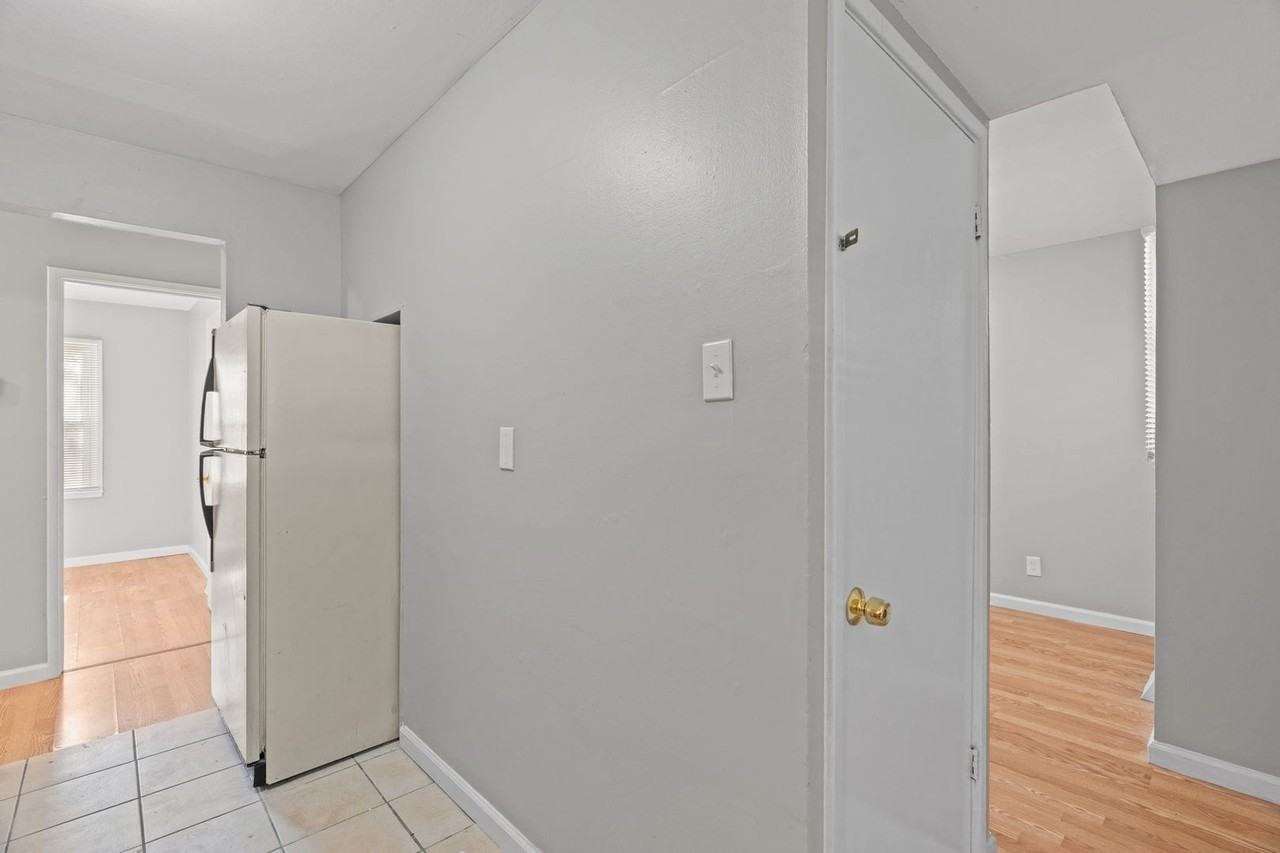 317 Cameron Rd - Photo 7 of 22