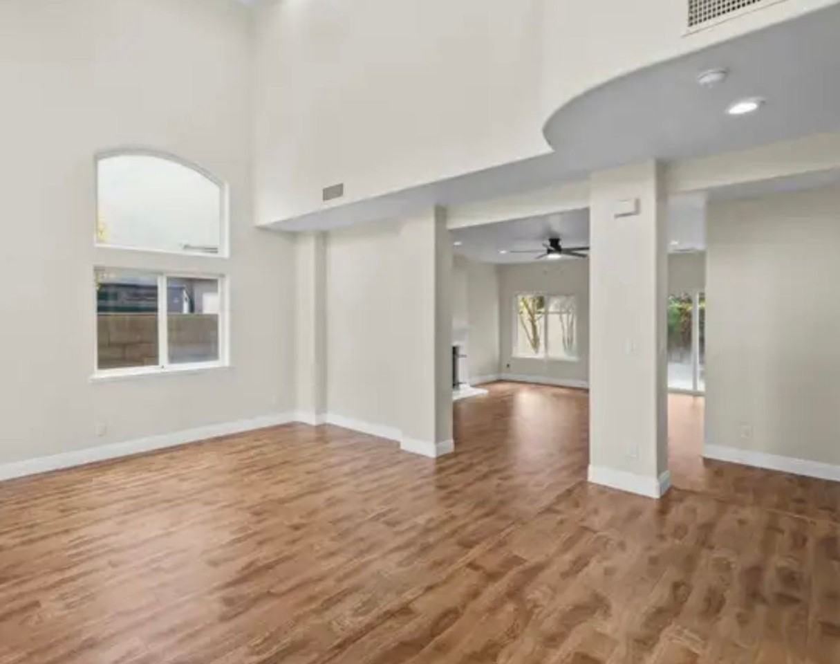 2669 E Sean Ave - Photo 4 of 32