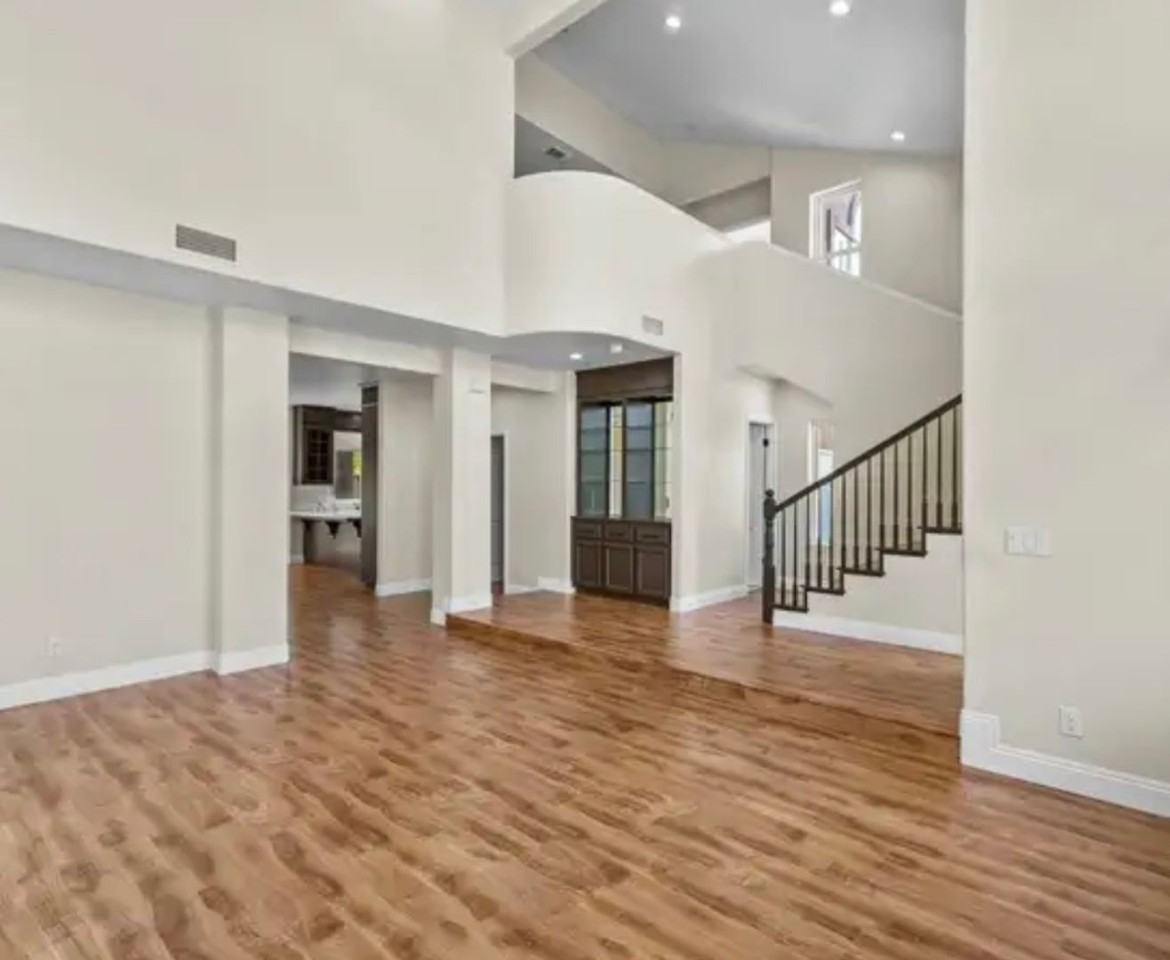 2669 E Sean Ave - Photo 5 of 32