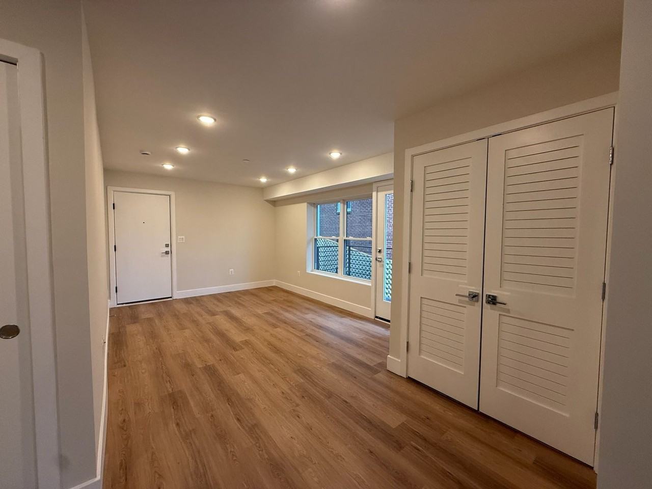 52nd Street Residences - Photo 3 of 37