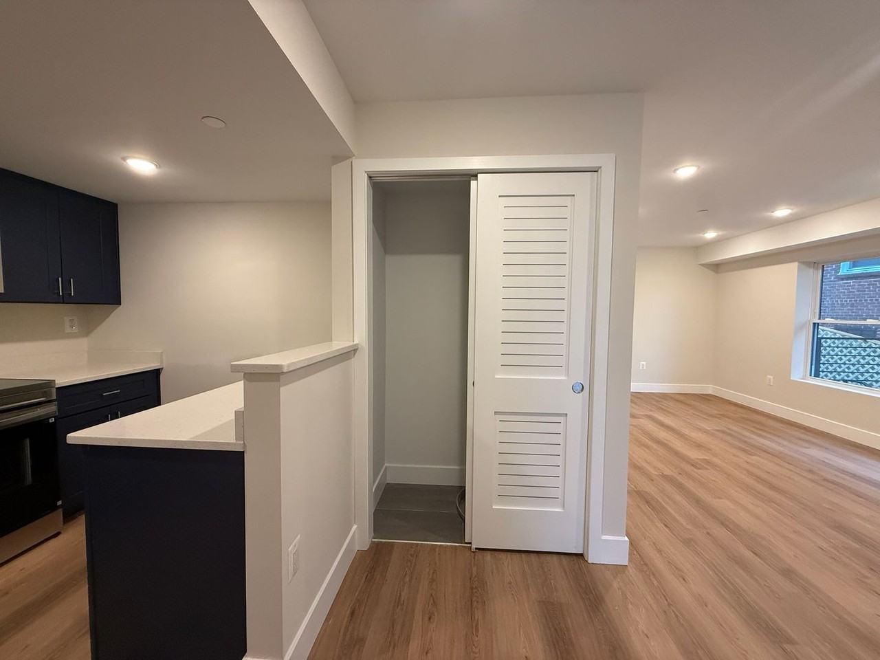 52nd Street Residences - Photo 6 of 37