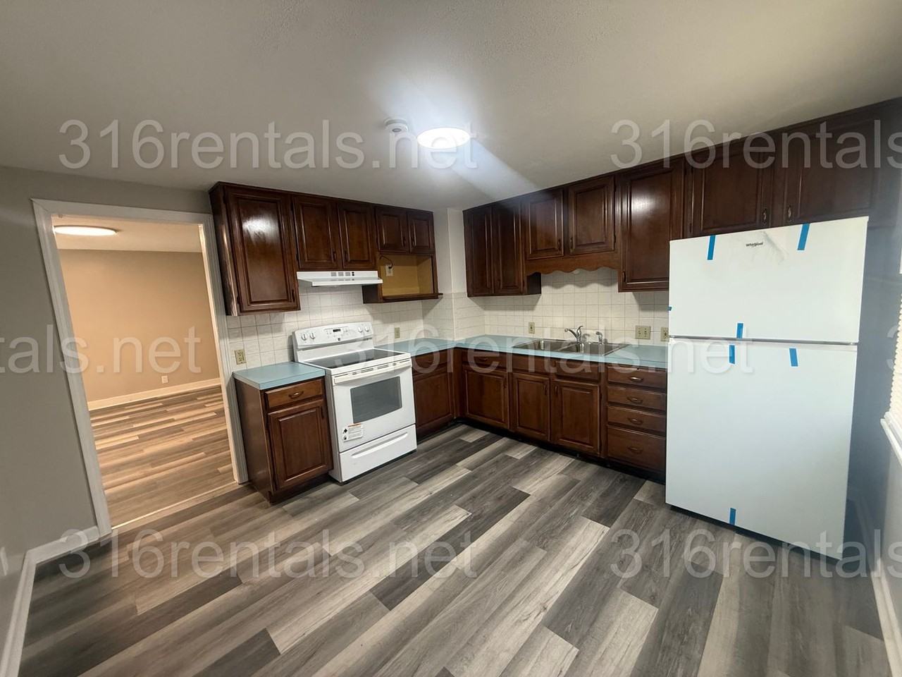 729 S Bluff Ave - Photo 3 of 8