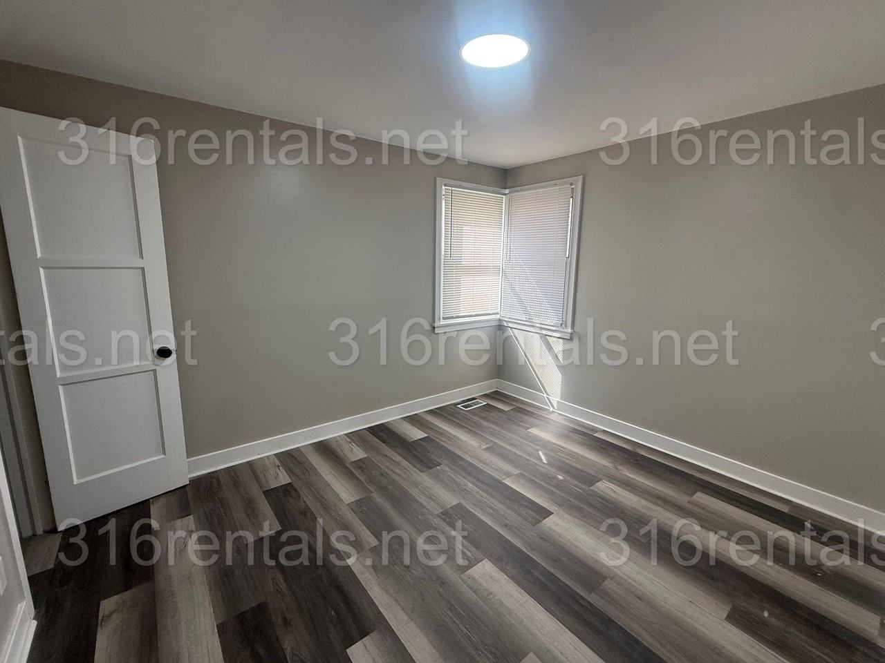 729 S Bluff Ave - Photo 6 of 8