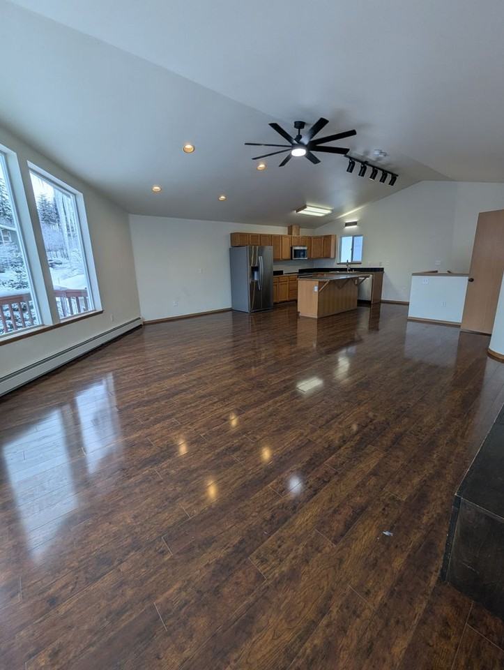 2631 John St - Photo 6 of 32