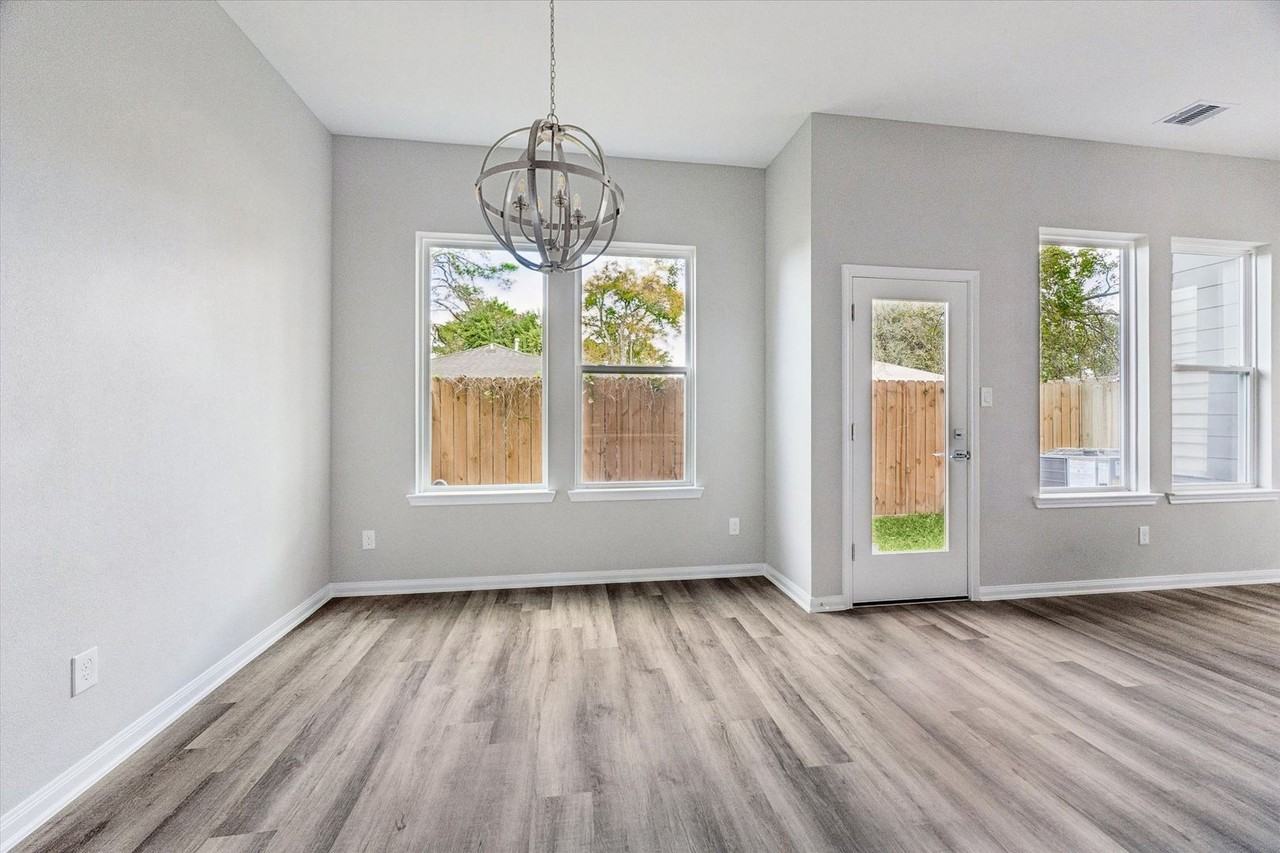 208 Clark Meadows Ln - Photo 7 of 24