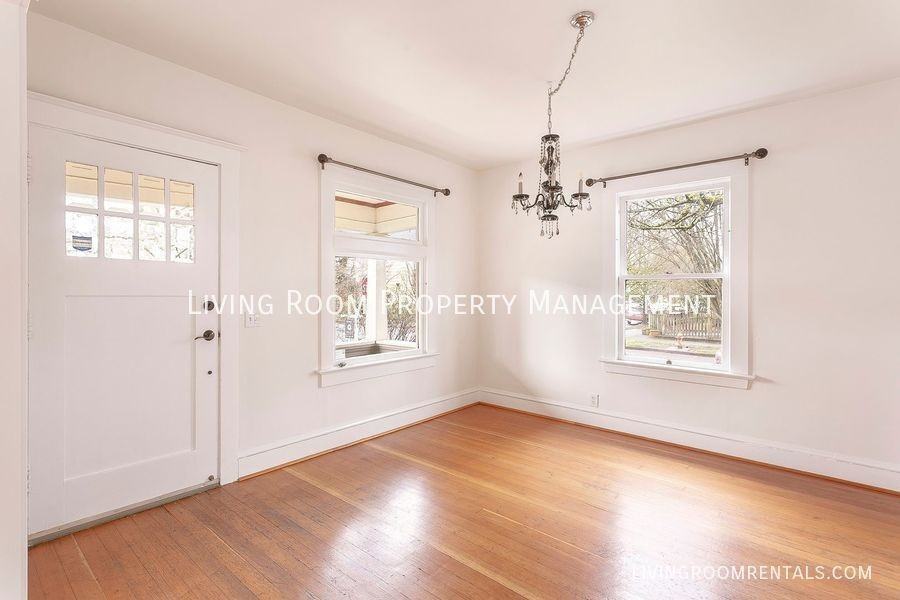 2735 Se 25th Ave - Photo 2 of 16