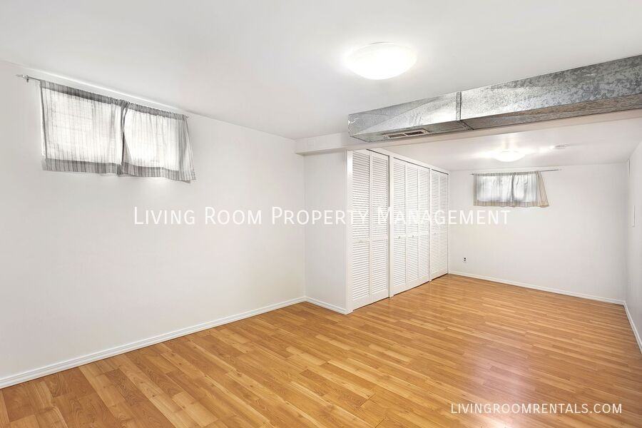 7034 N Wilbur Ave - Photo 6 of 15