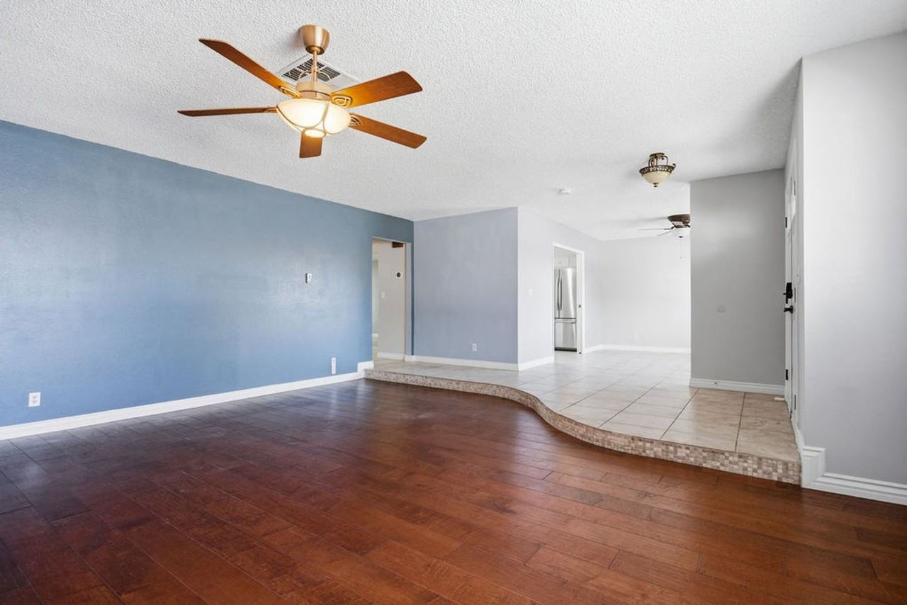 4561 Paseo El Rio Dr - Photo 3 of 35