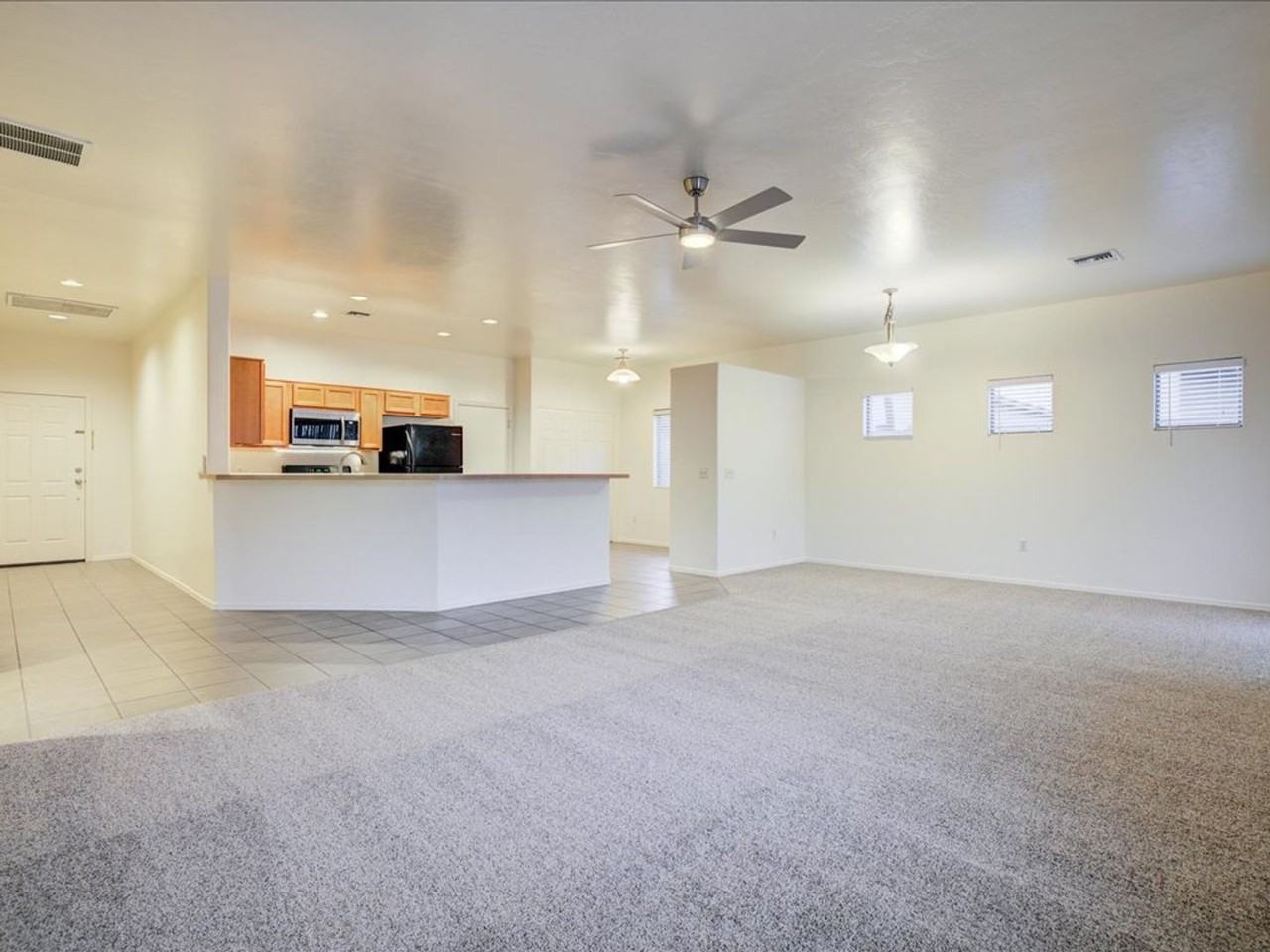 10434 E Rita Ranch Crossing Cir - Photo 3 of 23