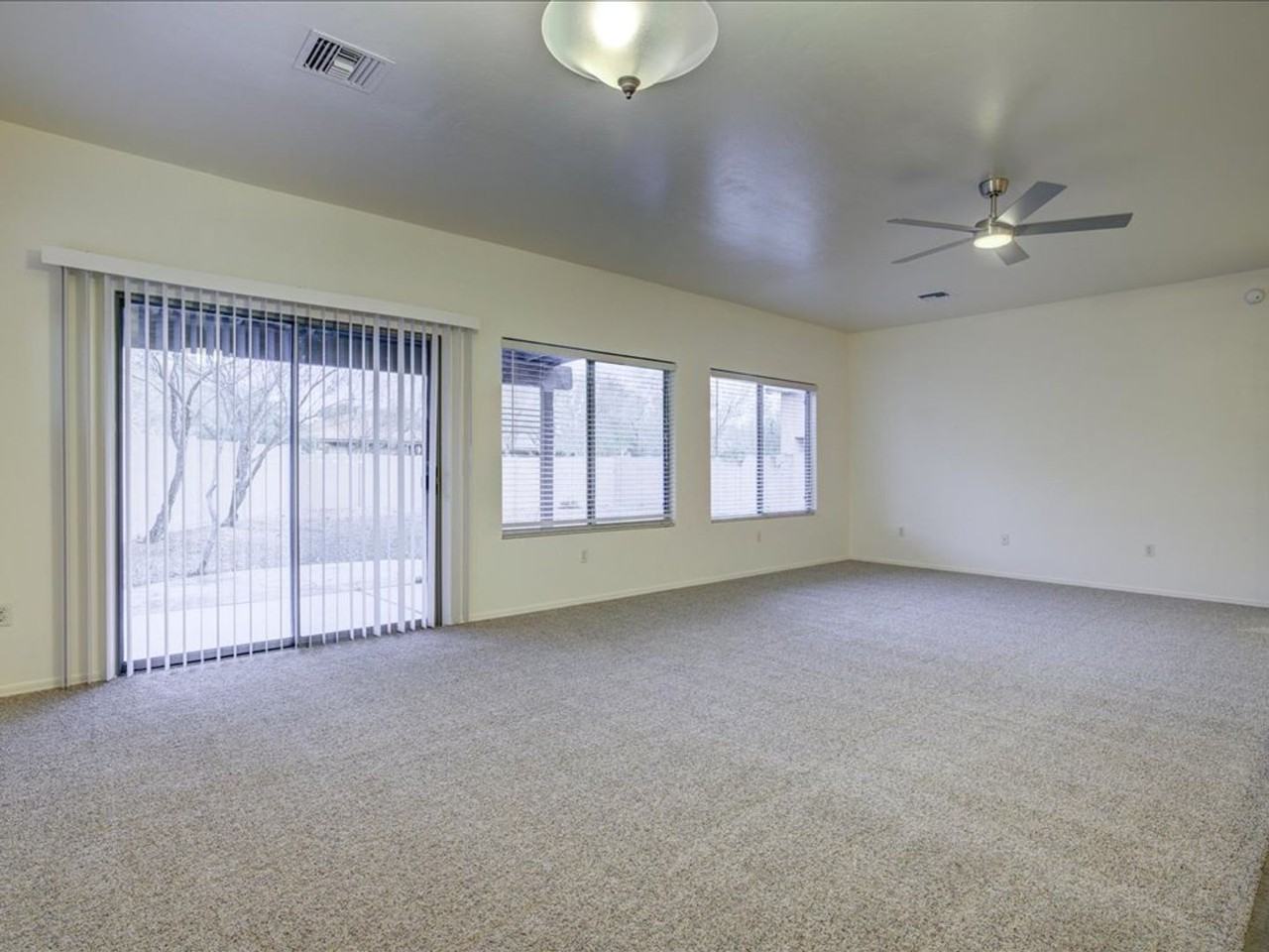 10434 E Rita Ranch Crossing Cir - Photo 5 of 23