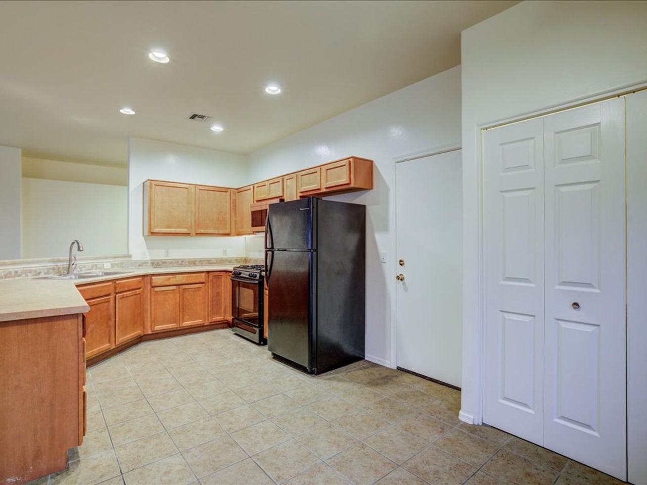 10434 E Rita Ranch Crossing Cir - Photo 6 of 23