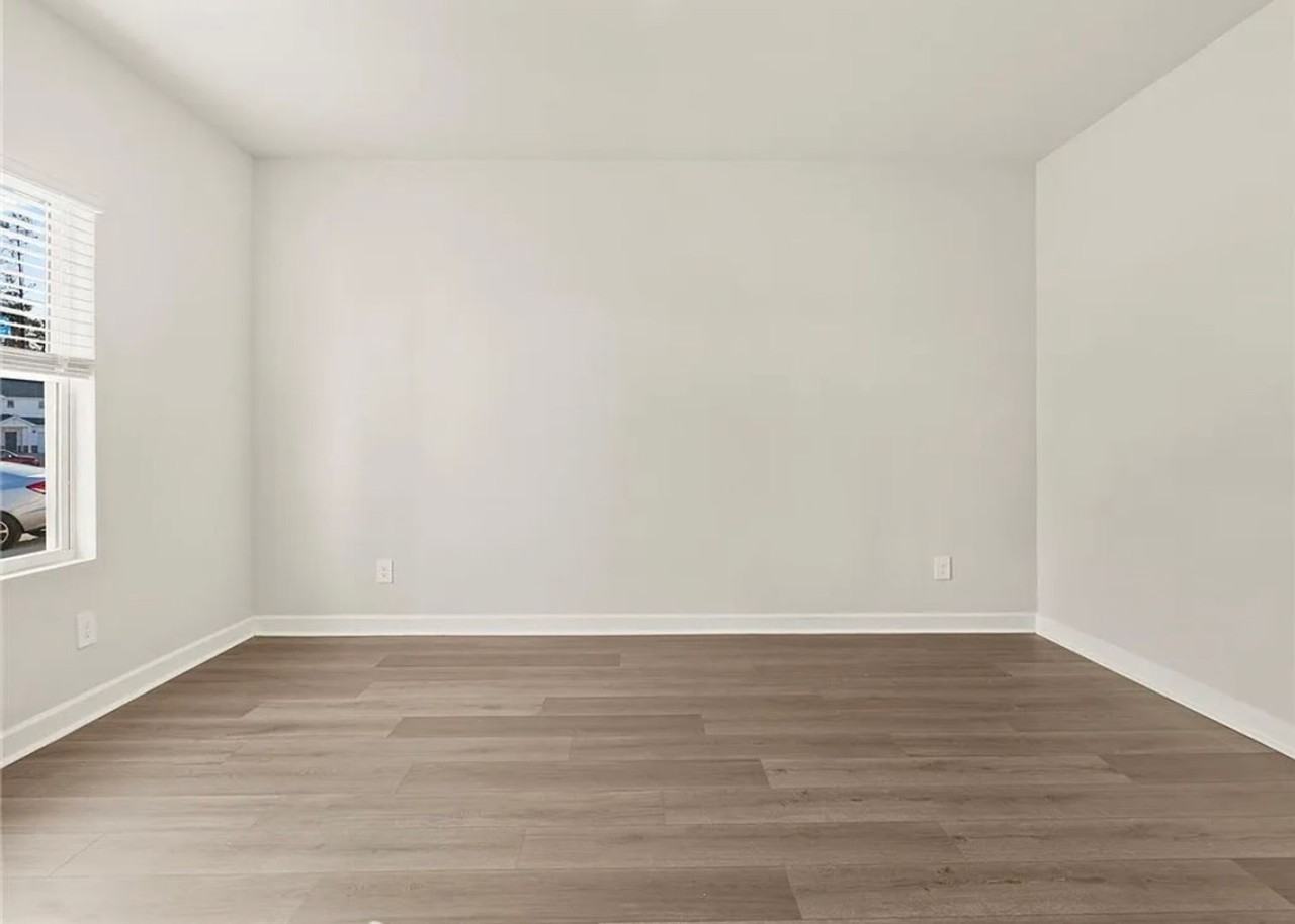 105 Oval Ct - Photo 4 of 35