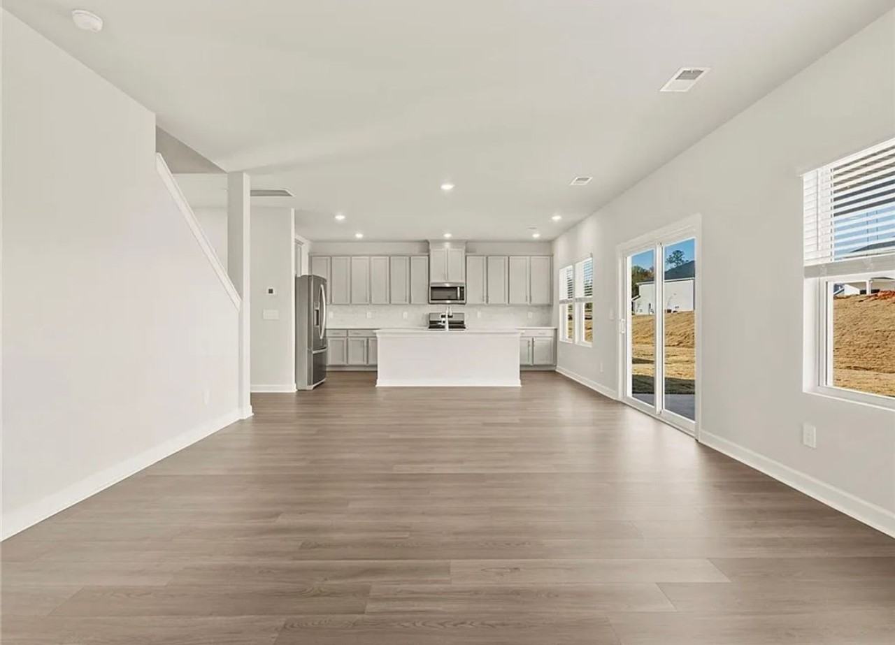 105 Oval Ct - Photo 5 of 35