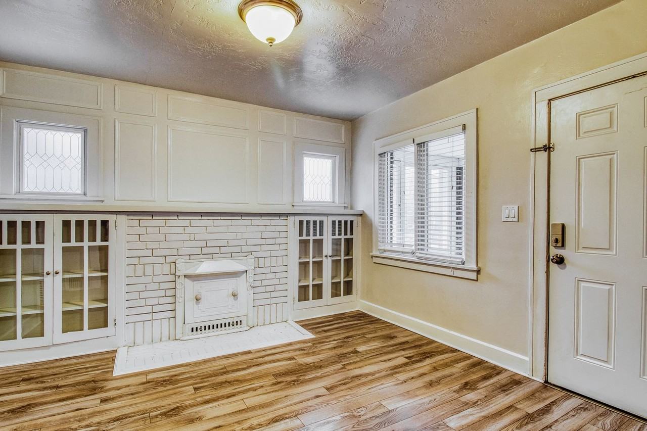 869 16th St - Photo 6 of 17