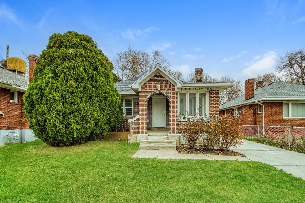 869 16th St - Photo 7 of 17