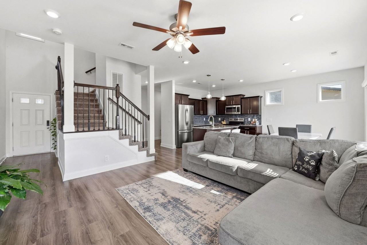 206 Copeland Rd - Photo 2 of 26