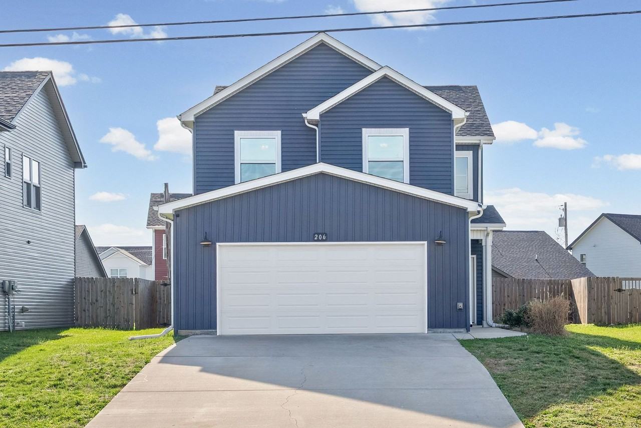 206 Copeland Rd - Photo 3 of 26