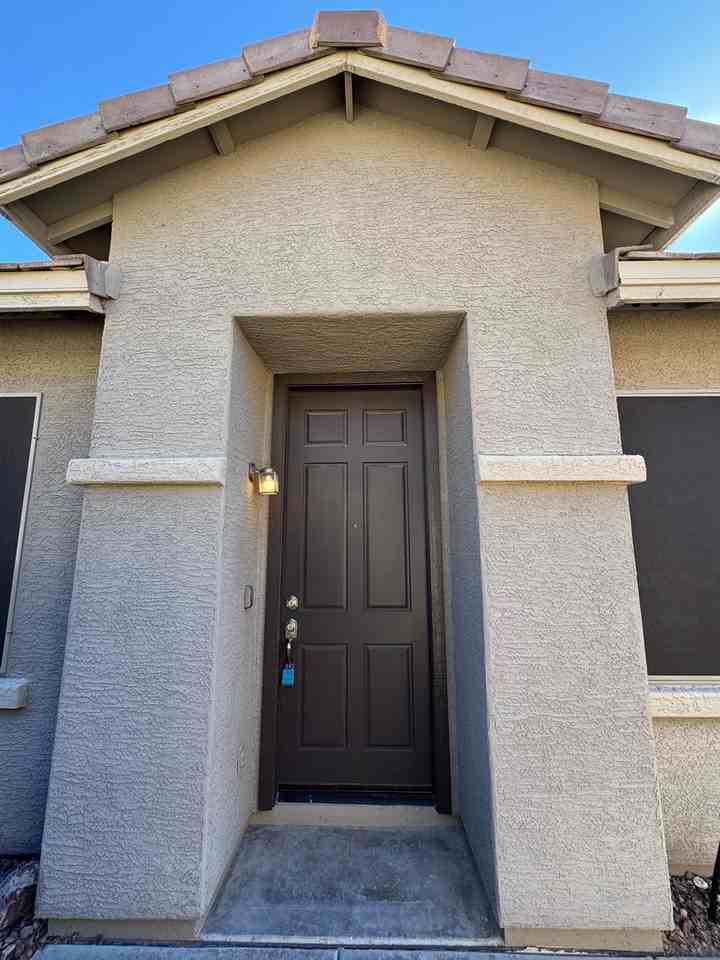 1742 W Owens Way - Photo 2 of 27