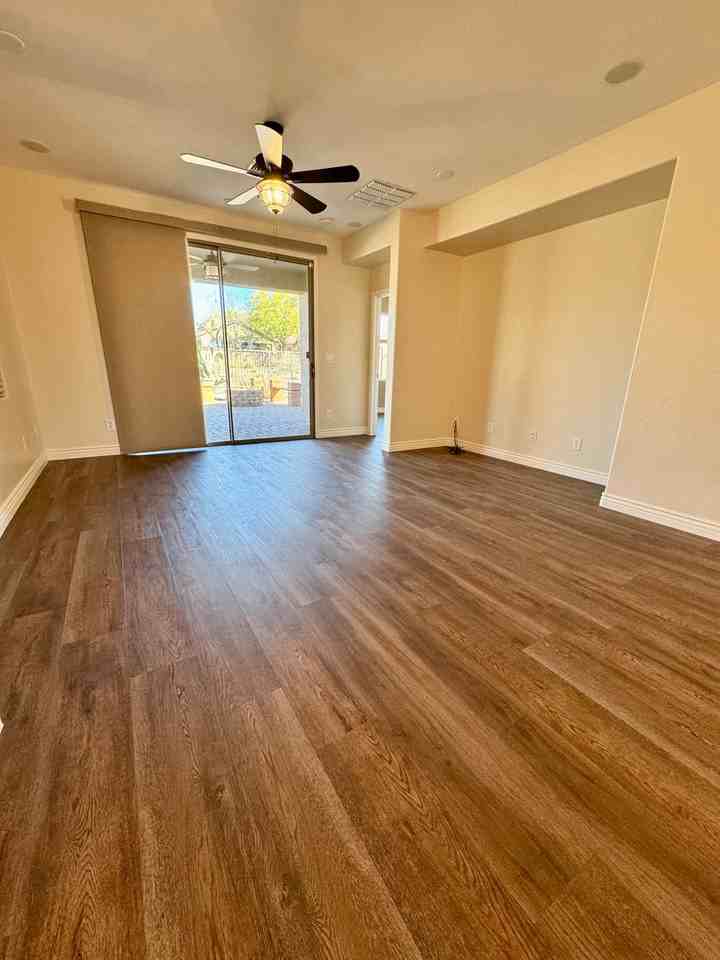 1742 W Owens Way - Photo 4 of 27