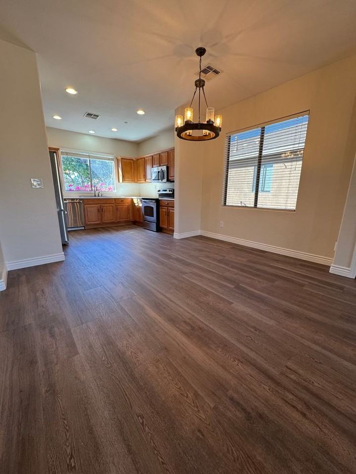 1742 W Owens Way - Photo 6 of 27