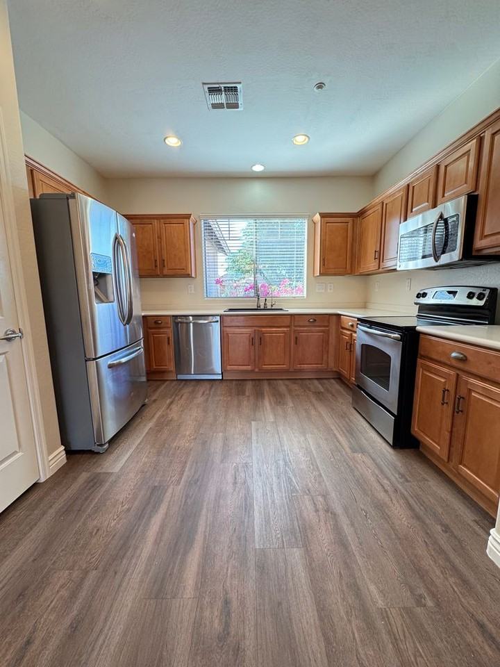 1742 W Owens Way - Photo 7 of 27