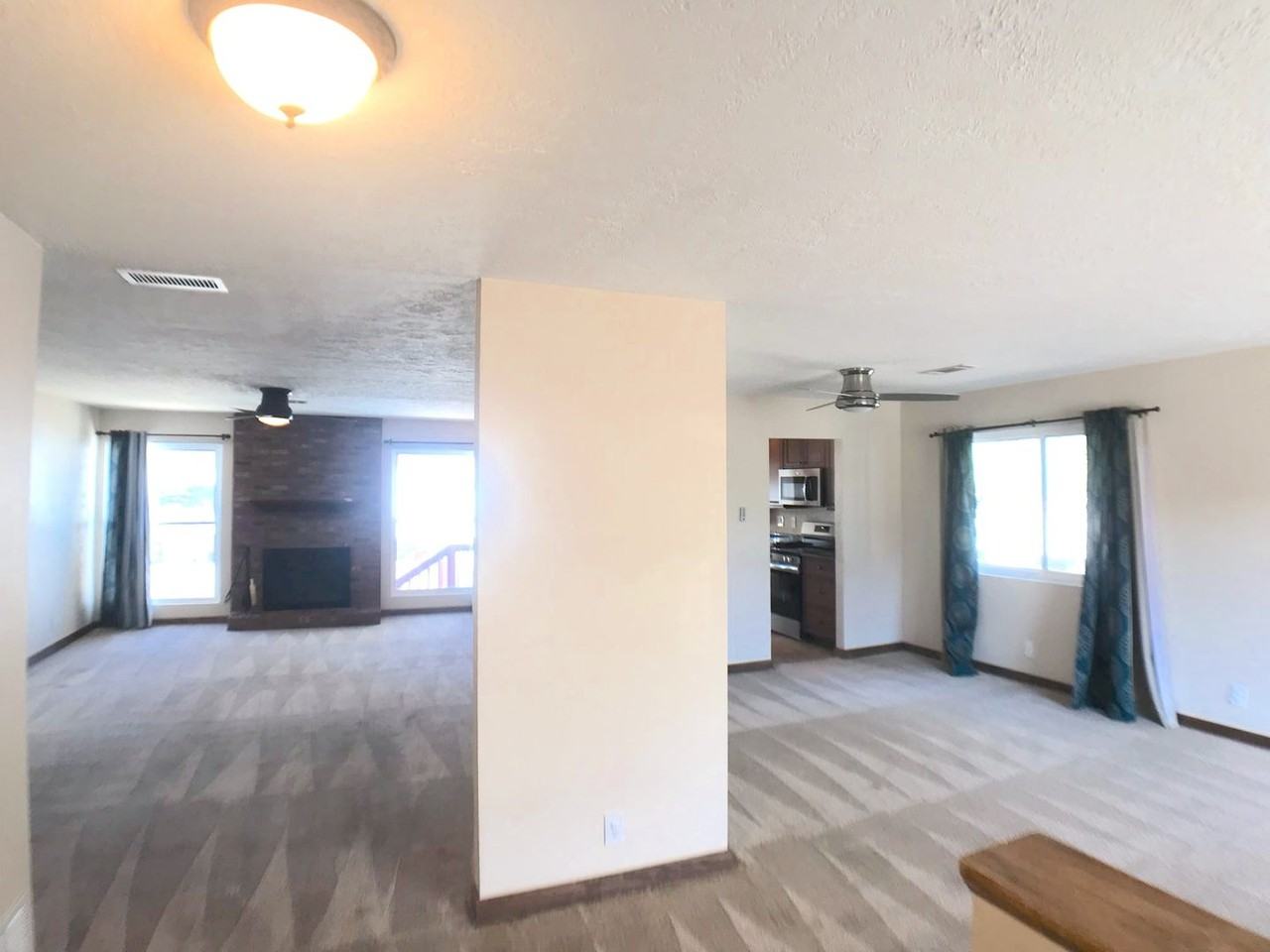 3621 Candlelight Dr Ne - Photo 4 of 38