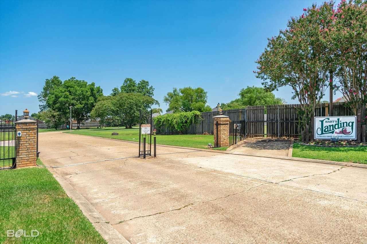 9913 Dagger Point Ln - Photo 2 of 35