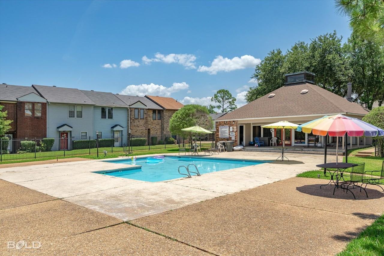 9913 Dagger Point Ln - Photo 3 of 35