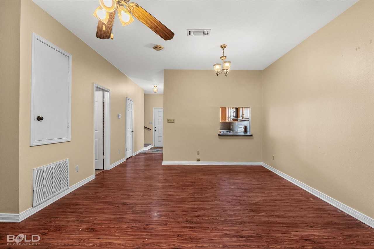 9913 Dagger Point Ln - Photo 6 of 35