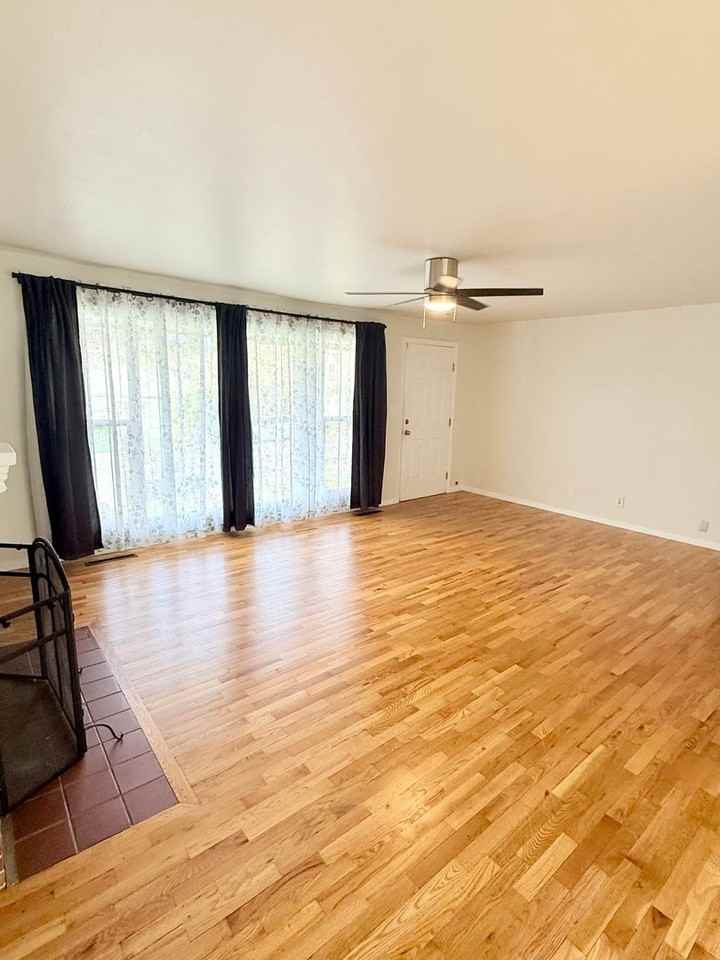 1004 Charlotte Ave W - Photo 2 of 16