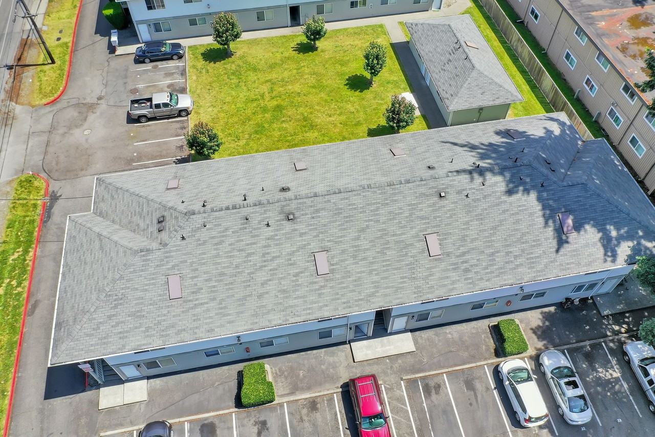 Lincoln Apartments - Photo 2 of 6