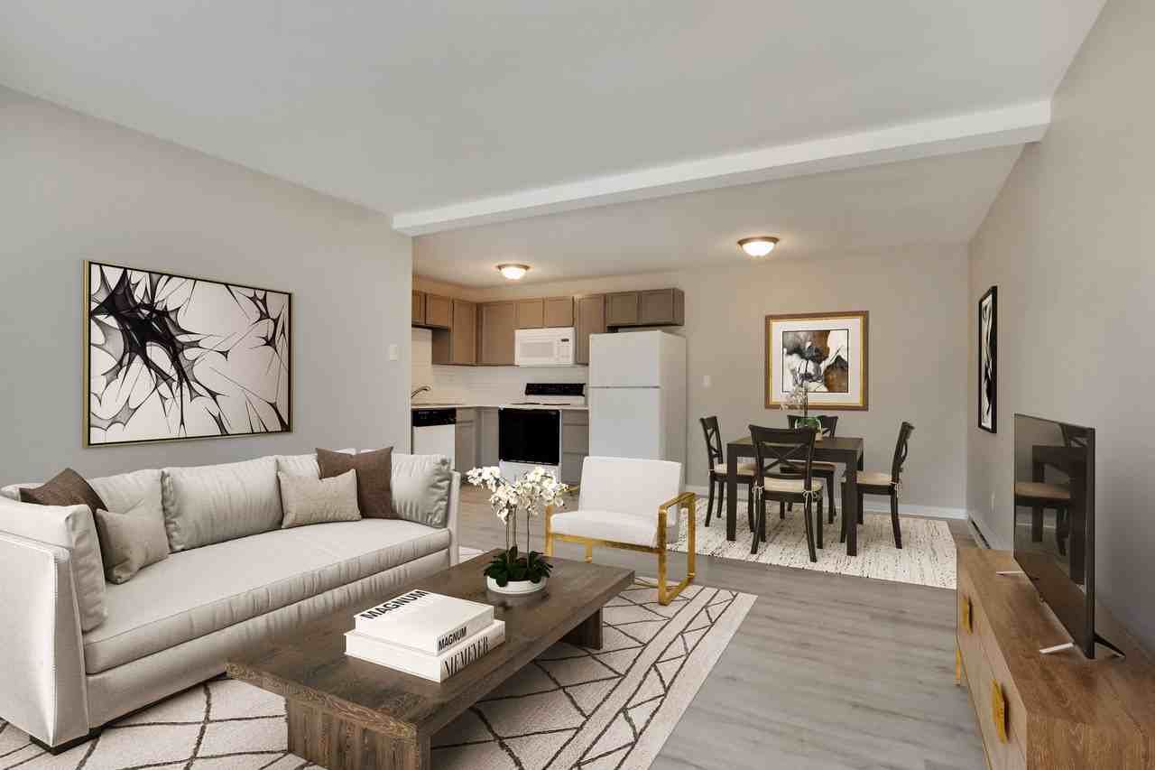 Lincoln Apartments - Photo 3 of 6