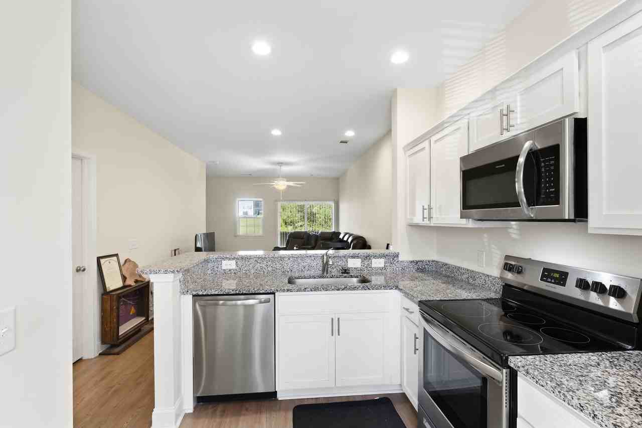 242 Admiration Ave - Photo 6 of 30