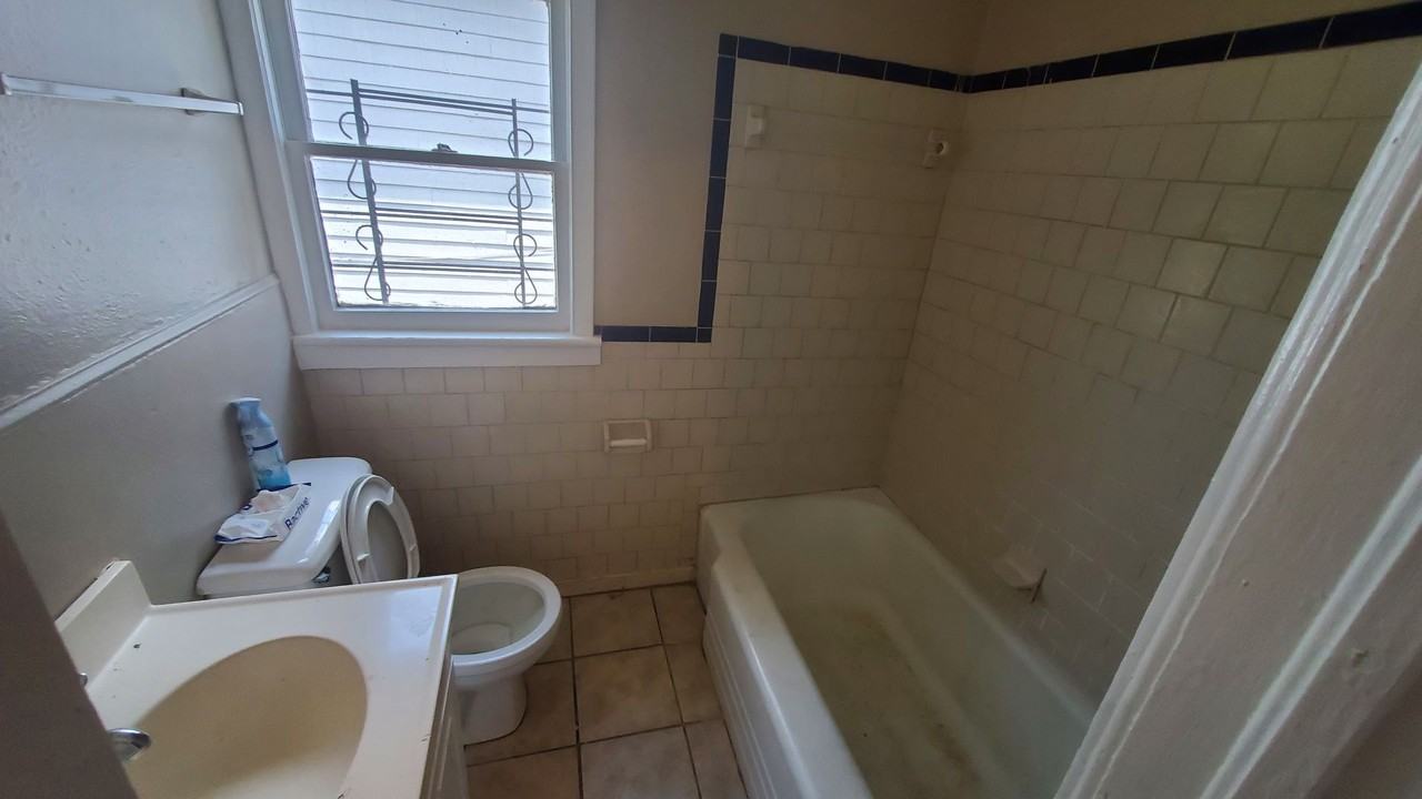 1111 Georgia Ave - Photo 2 of 12