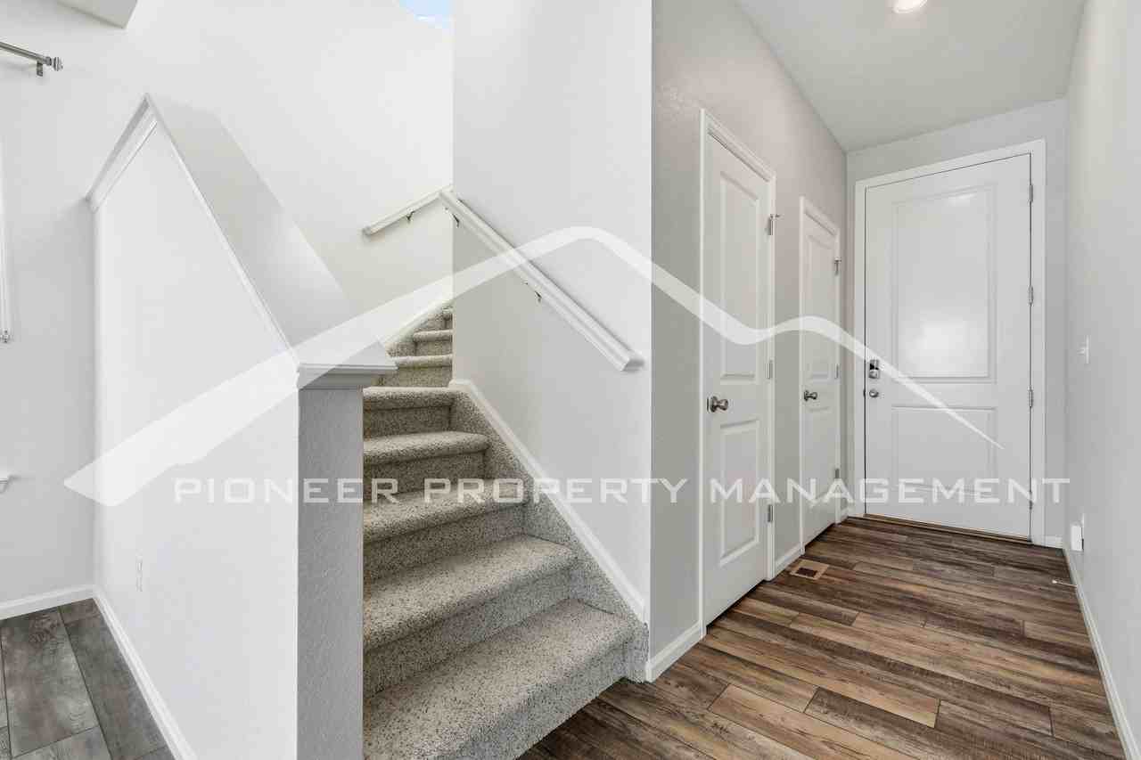 27501 E 7th Dr - Photo 3 of 29