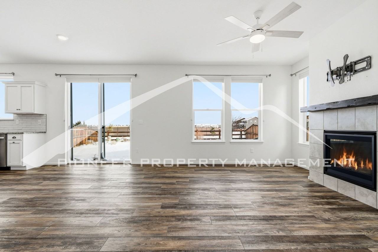 27501 E 7th Dr - Photo 4 of 29