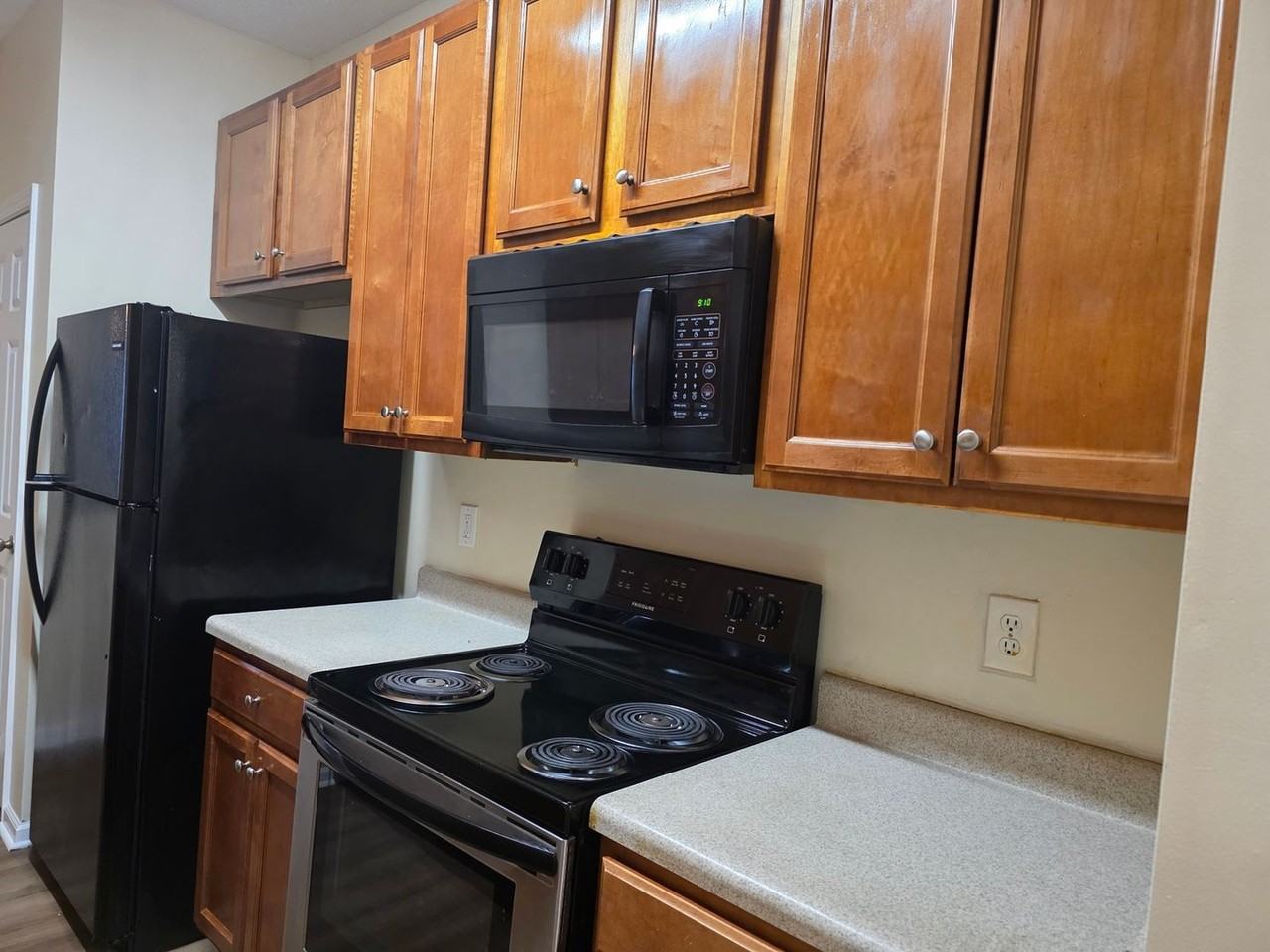 213 Shenandoah Dr - Photo 2 of 25