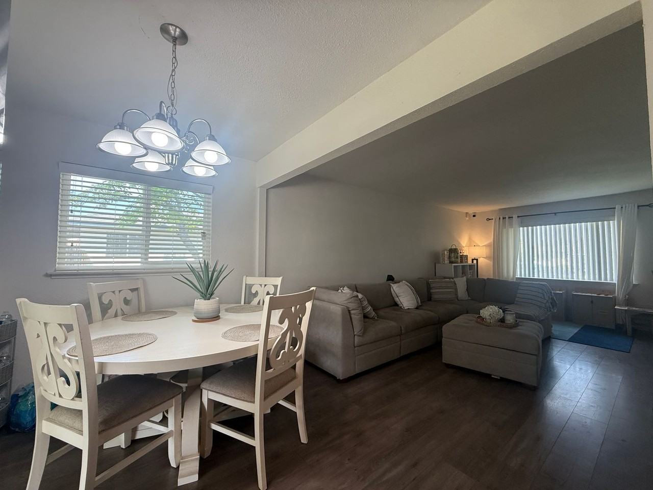 2505 S Encina St - Photo 7 of 31