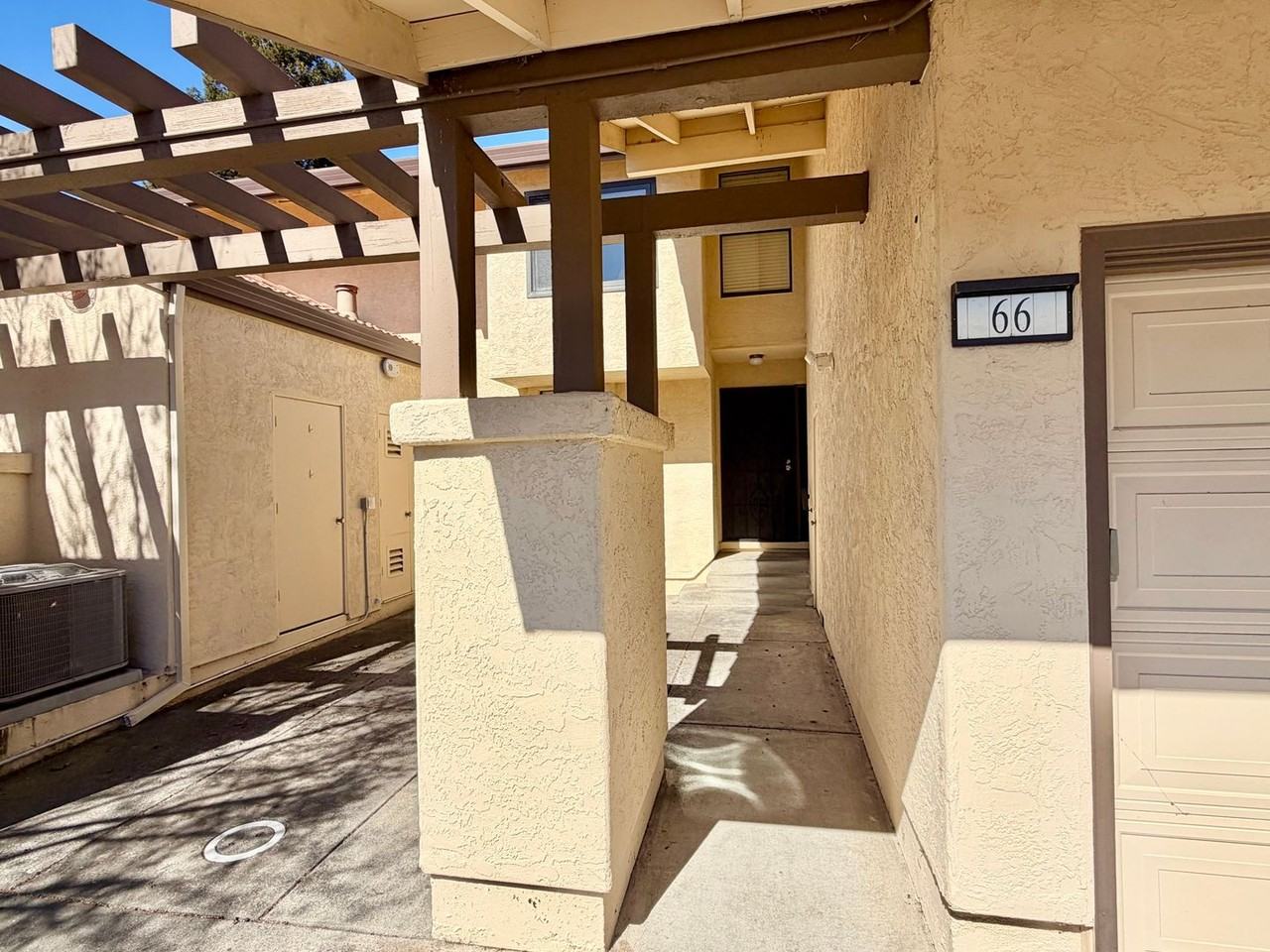 66 Fountain Grove Cir - Photo 2 of 34