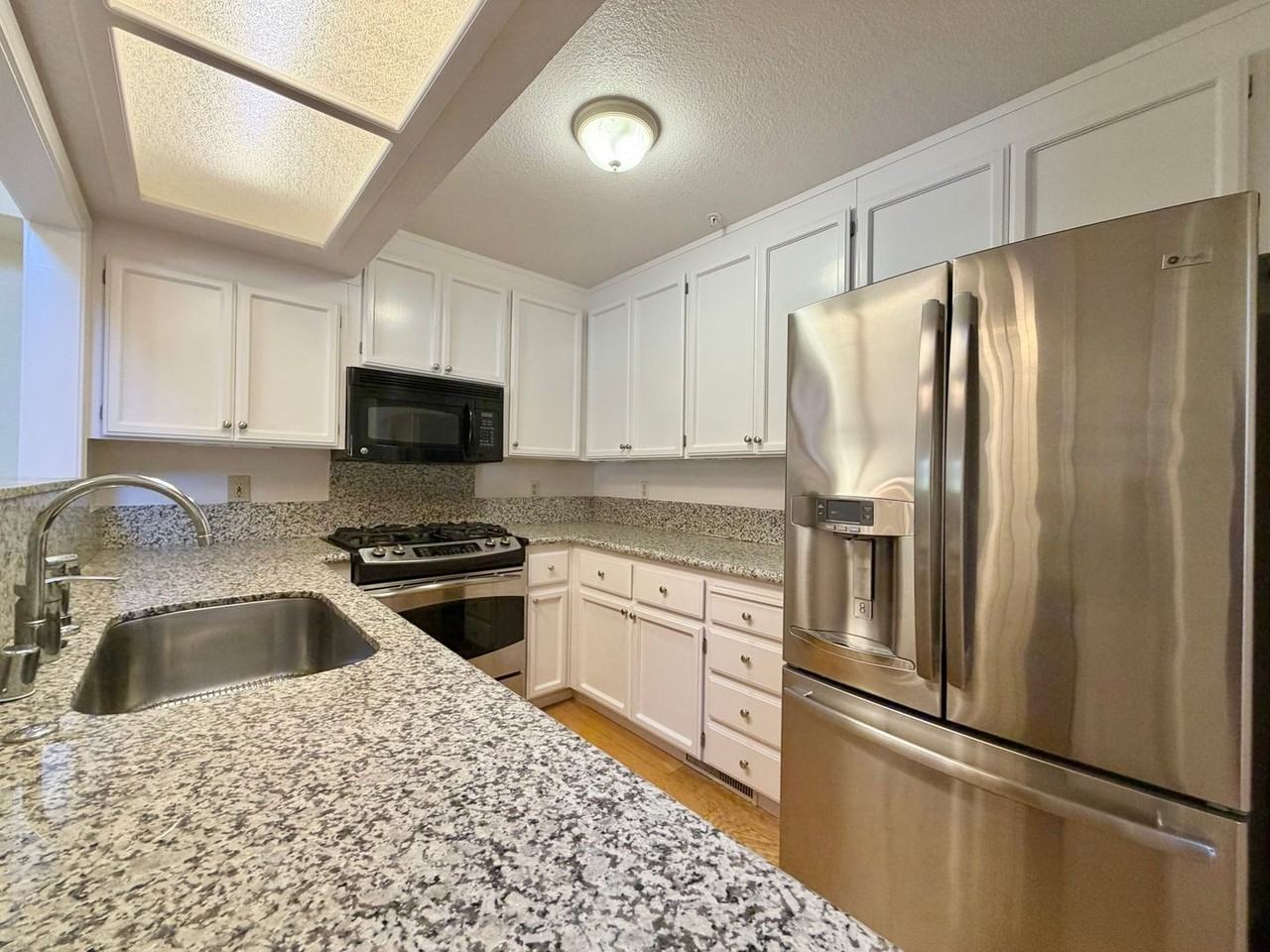 66 Fountain Grove Cir - Photo 6 of 34