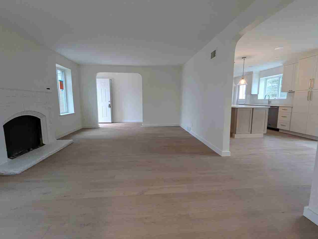 1323 Cheshire Ln - Photo 2 of 15