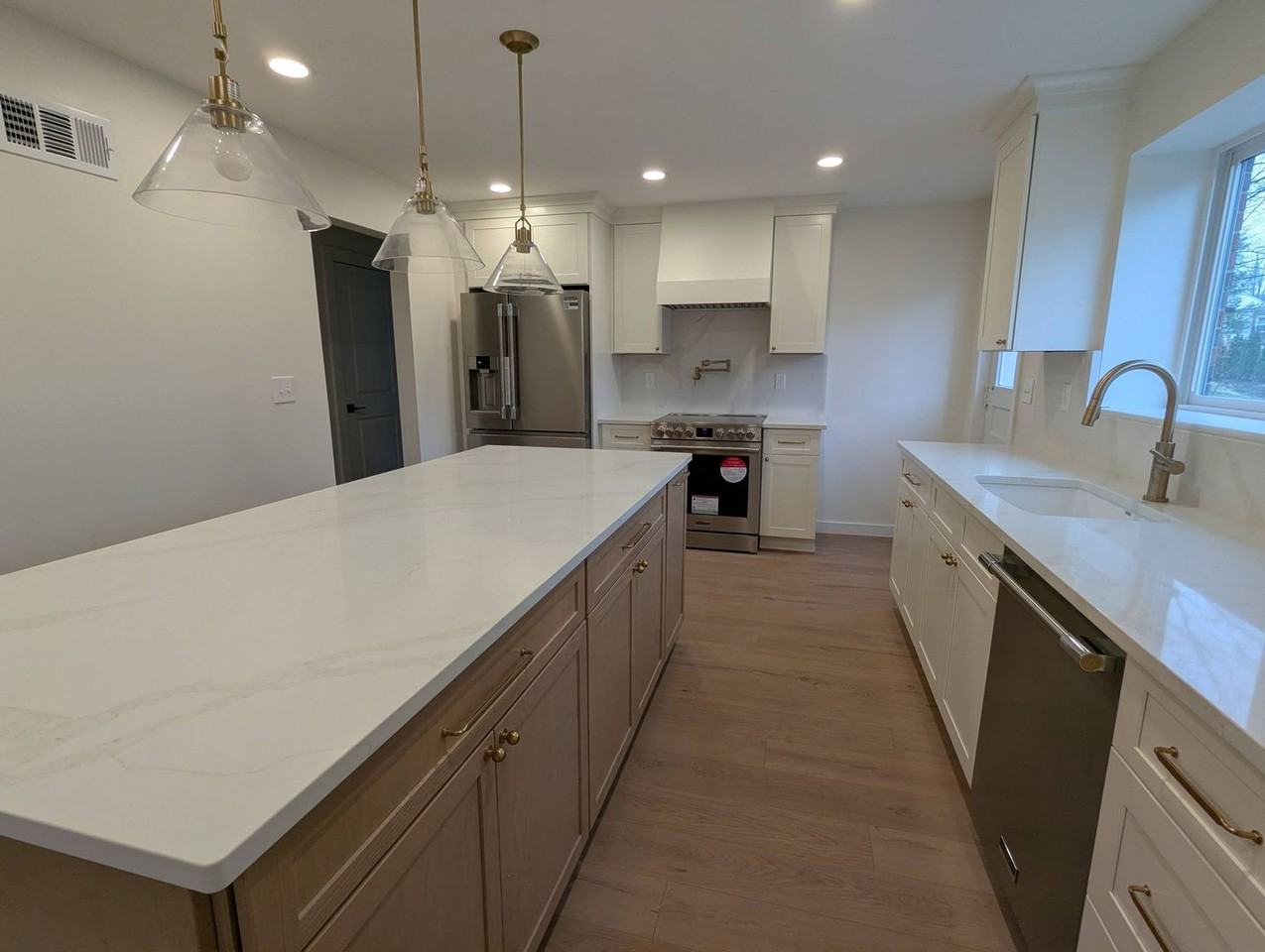 1323 Cheshire Ln - Photo 5 of 15