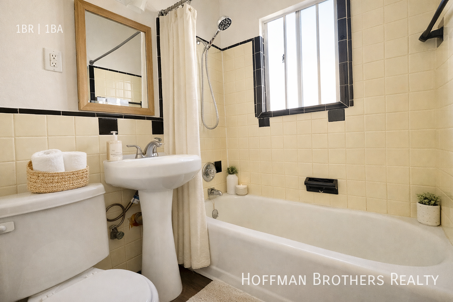 518 1/2 N Heliotrope Dr #518-1-2 - Photo 4 of 4